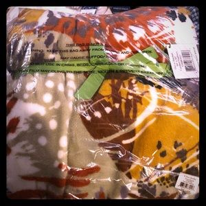 Vera Bradley Throw. NWT